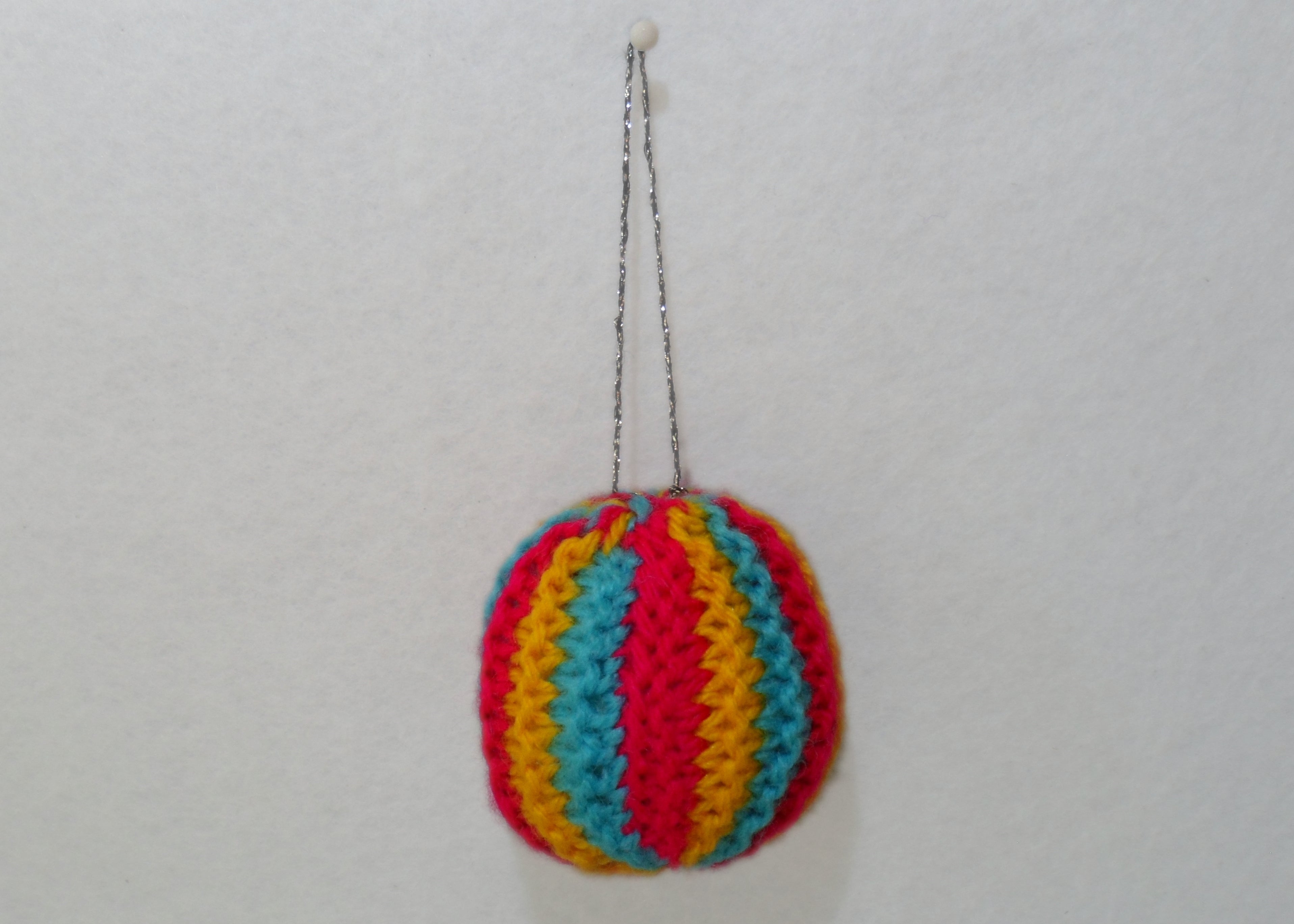 Small Knitted Bauble - Tully Crafts